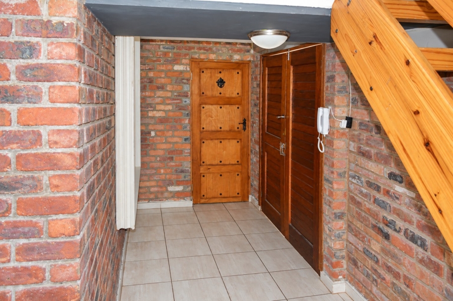 To Let 3 Bedroom Property for Rent in Flamwood North West